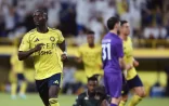النصر يتجاوز الخلود بثنائية ويعتلي صدارة دوري روشن