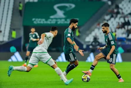 السعودية تتغلب على عمان 2-1 في كأس العرب 2025