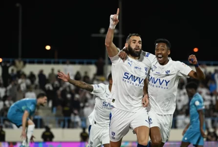 الهلال يسحق الأخدود بسداسية ويواصل الزحف نحو اللقب