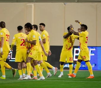 القادسية يواصل نتائجه المميزة ويتجاوز الخلود برباعية في دوري روشن