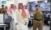 الأمير عبدالعزيز بن سعود يقف على سير العمل في مركز عمليات أمن المسجد الحرام