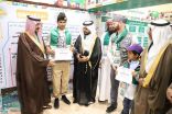 مُحافظ وادي الدواسر بالنيابة  يُسلم شارة ” المواطنة ” لعددٍ من الكشافين