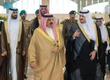 ملك البحرين يصل إلى الرياض وفي مقدمة مستقبليه نائب أمير المنطقة