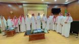 رئيس بلدية القنفذة يستقبل طلاب المدرسة السعودية