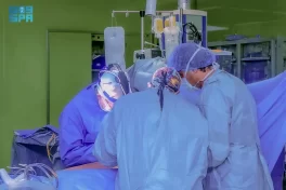 “التخصصي” يحقق سبقًا عالميًا باستئصال الكبد روبوتيًا من متبرع حي عبر منفذ واحد