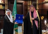 سمو أمير منطقة الباحة يستقبل رئيس ووكلاء جامعة الباحة ويتسلم التقرير السنوي للجامعة