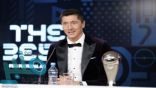 ليفاندوفسكي يتفوق على ميسي ورونالدو ويتوج بجائزة أفضل لاعب في العالم