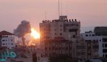 طائرات الاحتلال تقصف بناية سكنية وسط مدينة غزة