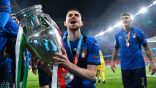 الإيطالي جورجينيو يتوج بجائزة أفضل لاعب أوروبي عن موسم 2021