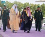 نائب رئيس مجلس الوزراء وزير خارجية دولة الإمارات يصل إلى جدة للمشاركة في القمة الخليجية التشاورية