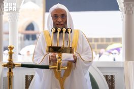 إمام المسجد الحرام: الانشغال بالدنيا عن طاعة الله سبب الخسارة