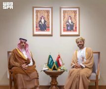 سمو وزير الخارجية يلتقي وزير الخارجية العُماني ويعقدان جلسة مباحثات رسمية