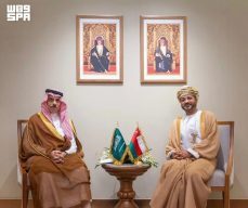 سمو وزير الخارجية يلتقي وزير الخارجية العُماني ويعقدان جلسة مباحثات رسمية