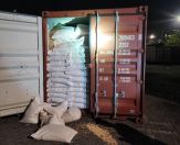 “الداخلية” بالتنسيق مع نظيرتها الماليزية تسهم في إحباط محاولة تهريب (302.2) كيلو من الكوكايين المخدر