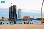 شاطئ المستقبل بكورنيش جدة يستقبل زواره بتجارب ترفيهية متميزة