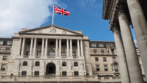 بنك إنجلترا يرفع سعر الفائدة الرسمي لأعلى مستوى منذ الأزمة المالية العالمية
