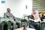 مساعد المشرف العام على مركز الملك سلمان للإغاثة يلتقي سفير جمهورية الجابون لدى المملكة