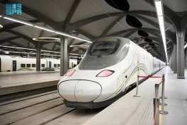 “قطار الحرمين” يواكب كثافة أعداد الزائرين بزيادة عدد الرحلات بين المدينة المنورة ومكة المكرمة