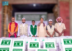 مركز الملك سلمان للإغاثة يدشن توزيع 6.000 كرتون تمر في مديريات ساحل حضرموت
