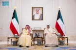 ولي عهد الكويت يستقبل الأمير عبدالعزيز بن سعود