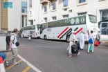 المشاركون في مسابقة الملك عبدالعزيز الدولية يغادرون مكة متجهين إلى المدينة المنورة