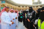 وزير الموارد البشرية والتنمية الاجتماعية يتفقد جهود المتطوعين في المسجد الحرام ويشيد بجهودهم