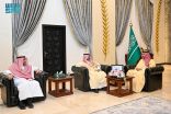 محافظ الطائف يلتقي مسؤولي القطاعات الحكومية