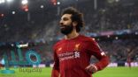 مباراة سالزبورغ ضد ليفربول.. لاعب الفريق النمساوي يلتقط صورة مع محمد صلاح