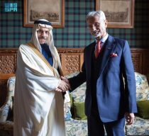 سمو وزير الخارجية يلتقي وزير خارجية الهند