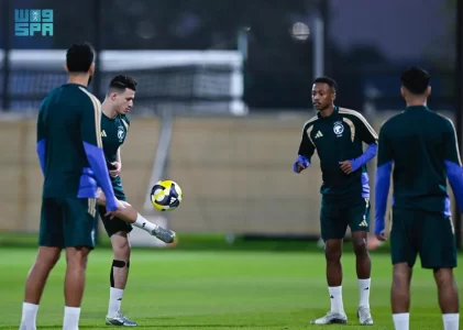الأخضر يختتم تحضيراته للقاء فلسطين في الدور ربع النهائي لكأس العرب 2025
