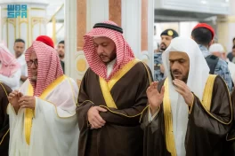 نائب أمير منطقة المدينة المنورة يزور المسجد النبوي الشريف ويشارك أئمة المسجد النبوي الإفطار