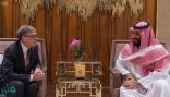 ولي العهد يلتقي بيل جيتس ويستعرضان فرص الاستثمار
