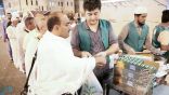 جمعية مكارم توزع 50 ألف وجبة سحور على المعتمرين