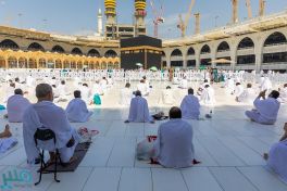 سماء مكة تشهد تعامد الشمس على الكعبة المشرفة