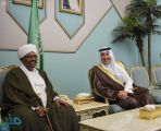 رئيس السودان يصل المدينة المنورة
