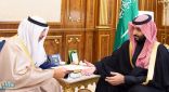 ولي العهد يتسلم رسالة من أمير الكويت