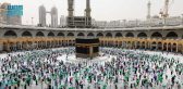 رئاسة شؤون الحرمين توزع “5” آلاف مظلة على قاصدي المسجد الحرام