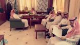 محافظ الأفلاج يناقش جدول أعمال لجان خرص التمور