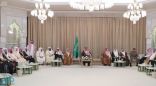 نائب أمير مكة يلتقي عددًا من المشايخ والعلماء