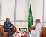 وزير الإعلام يستقبل سفيري الإمارات والسويد