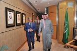 وزير الإعلام يزور سفارة المملكة بالقاهرة