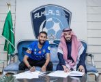 رسميًا.. سلمان الفرج يجدد عقده مع الهلال