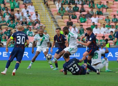 الأهلي يتجاوز جوهور بثنائية ويواصل مشواره نحو نهائي نخبة آسيا