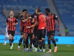 الرياض يضمن البقاء في دوري روشن بعد الفوز على الأخدود