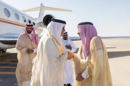 وزير خارجية البحرين يصل إلى الرياض في زيارة رسمية