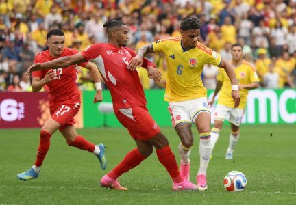 سويسرا تحسم ملحمة فانكوفر بركلات الترجيح.. وتصطدم بالأرجنتين في ربع نهائي المونديال